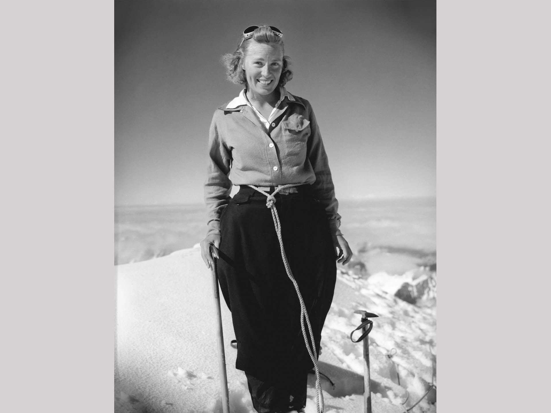 Barbara Washburn on the summit of Mount Bertha in 1940 ©Bradford Washburn